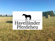 Laden Sie das Bild in den Galerie-Viewer, 40 x Rundballen Heu / ca. 1,35 m im Durchmesser - inkl. 7 % MwSt.